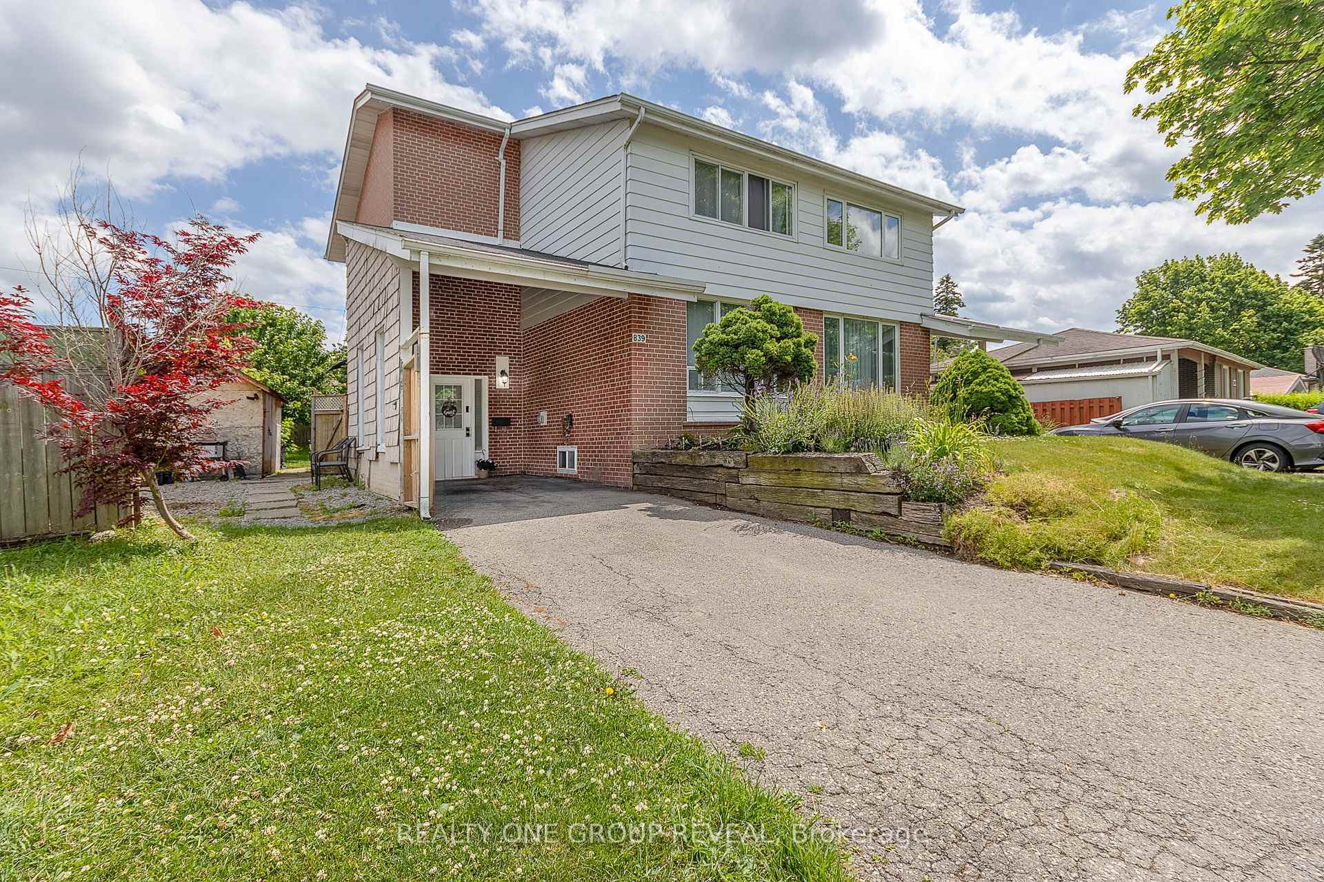 Property Photo: 839 Modlin Road ON L1W 1V6