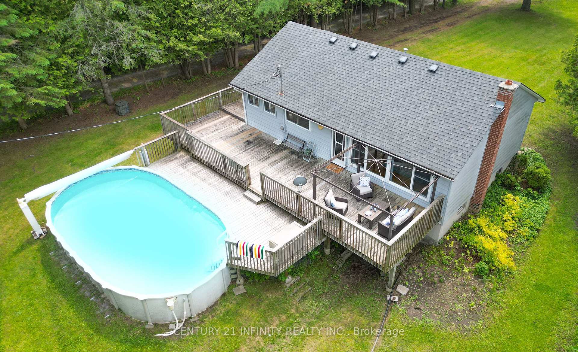 Property Photo: 66 Cowans Crescent ON K0L 2W0