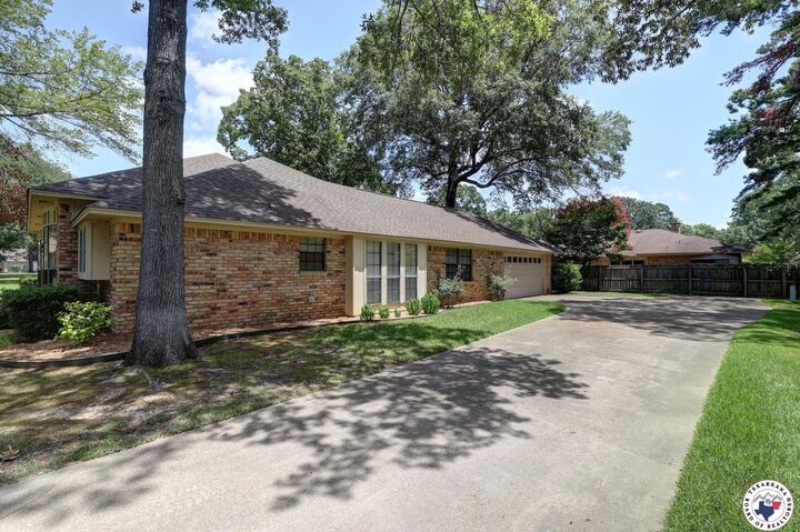 Property Photo:  3526 Richwood Place  TX 75503 