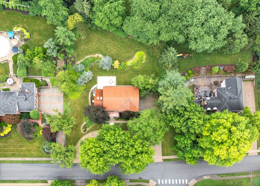 Property Photo: 2162 Blairmont Drive PA 15241