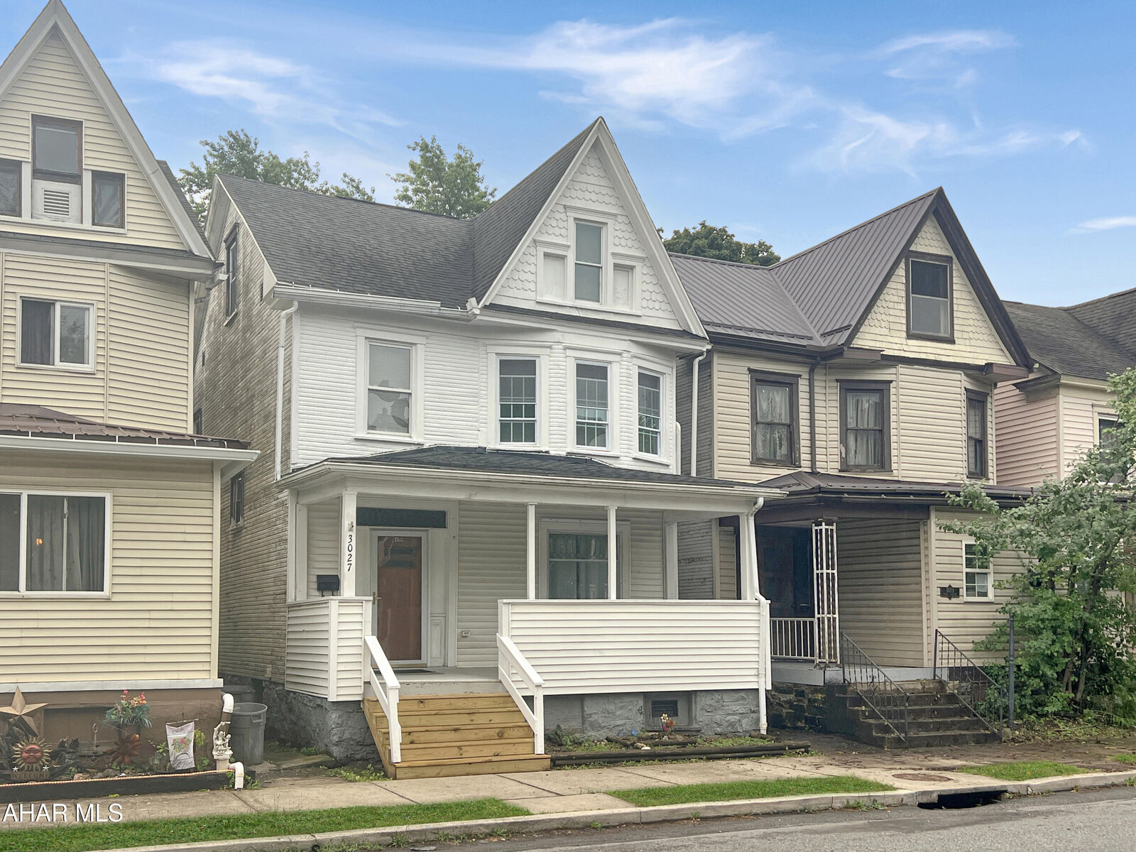 Property Photo: 3027 Broad Avenue PA 16601