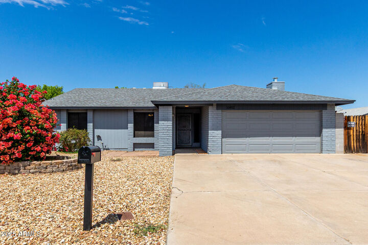 Property Photo: 10852 N 39th Avenue AZ 85029