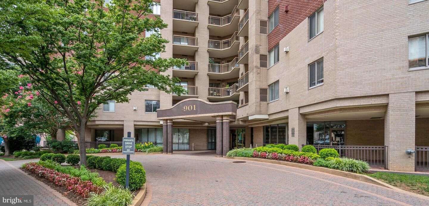 Property Photo:  901 N Monroe Street 509  VA 22201 