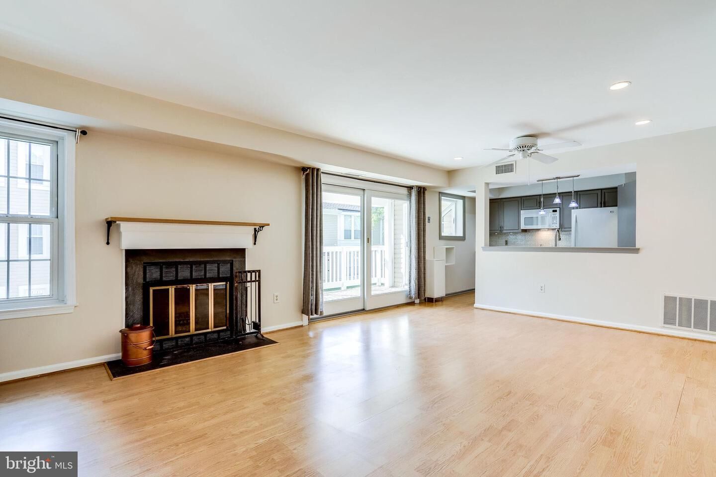 Property Photo:  2429 S Walter Reed Drive  VA 22206 