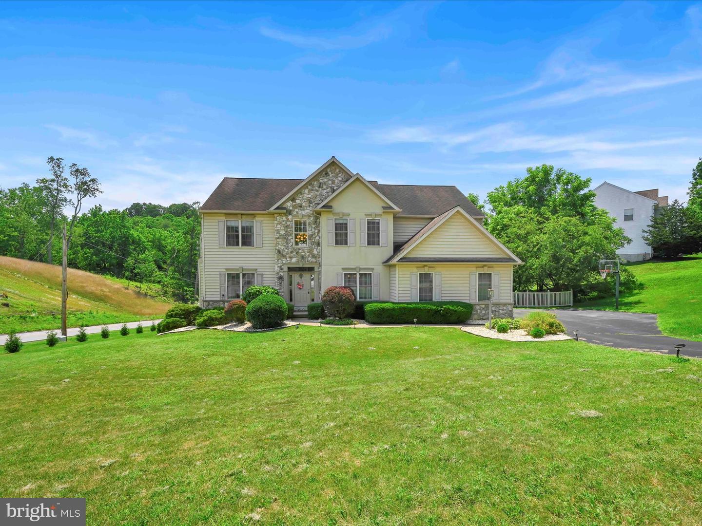 Property Photo:  2999 Legacy Lane  PA 17402 
