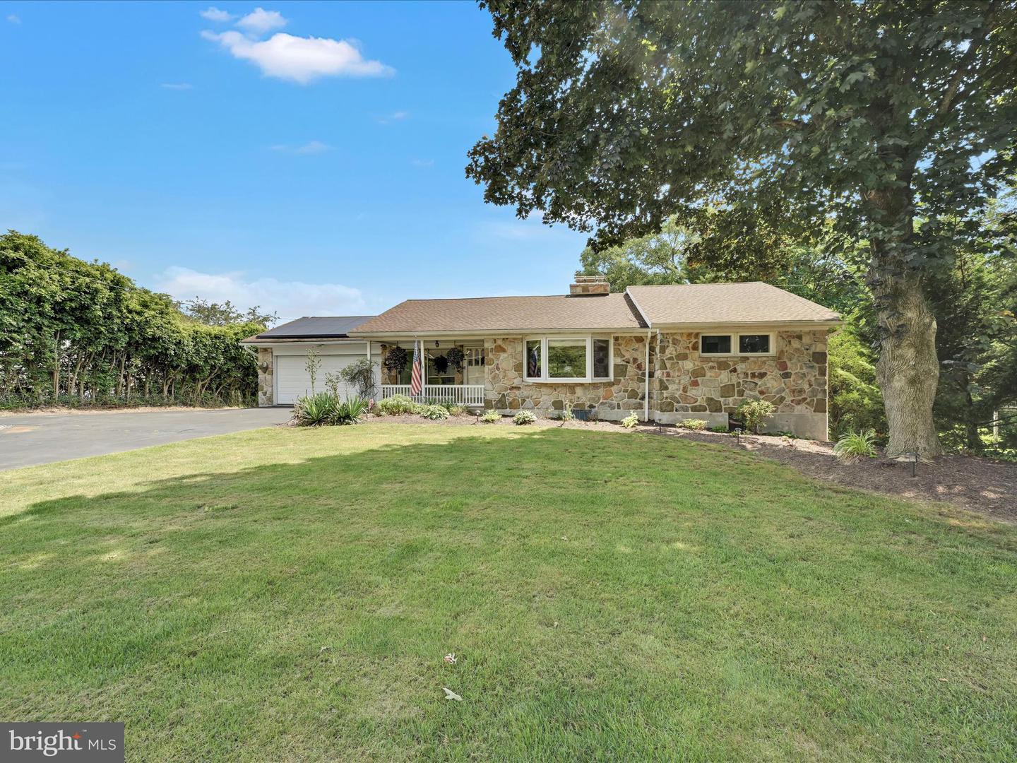 Property Photo: 162 Deck Road PA 19567
