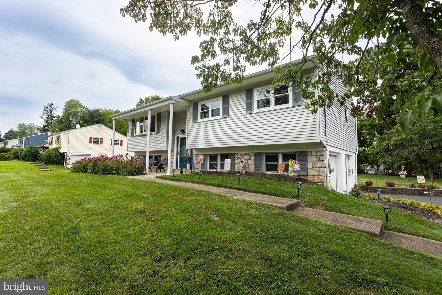 Property Photo:  1290 Ellwanger Drive  PA 19460 