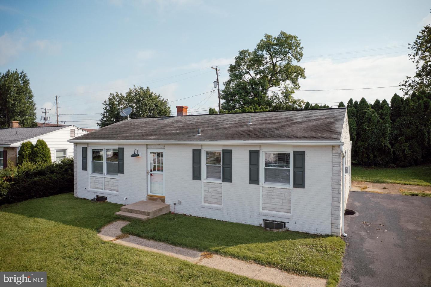 1677 Glenn Road  Lancaster PA 17601 photo
