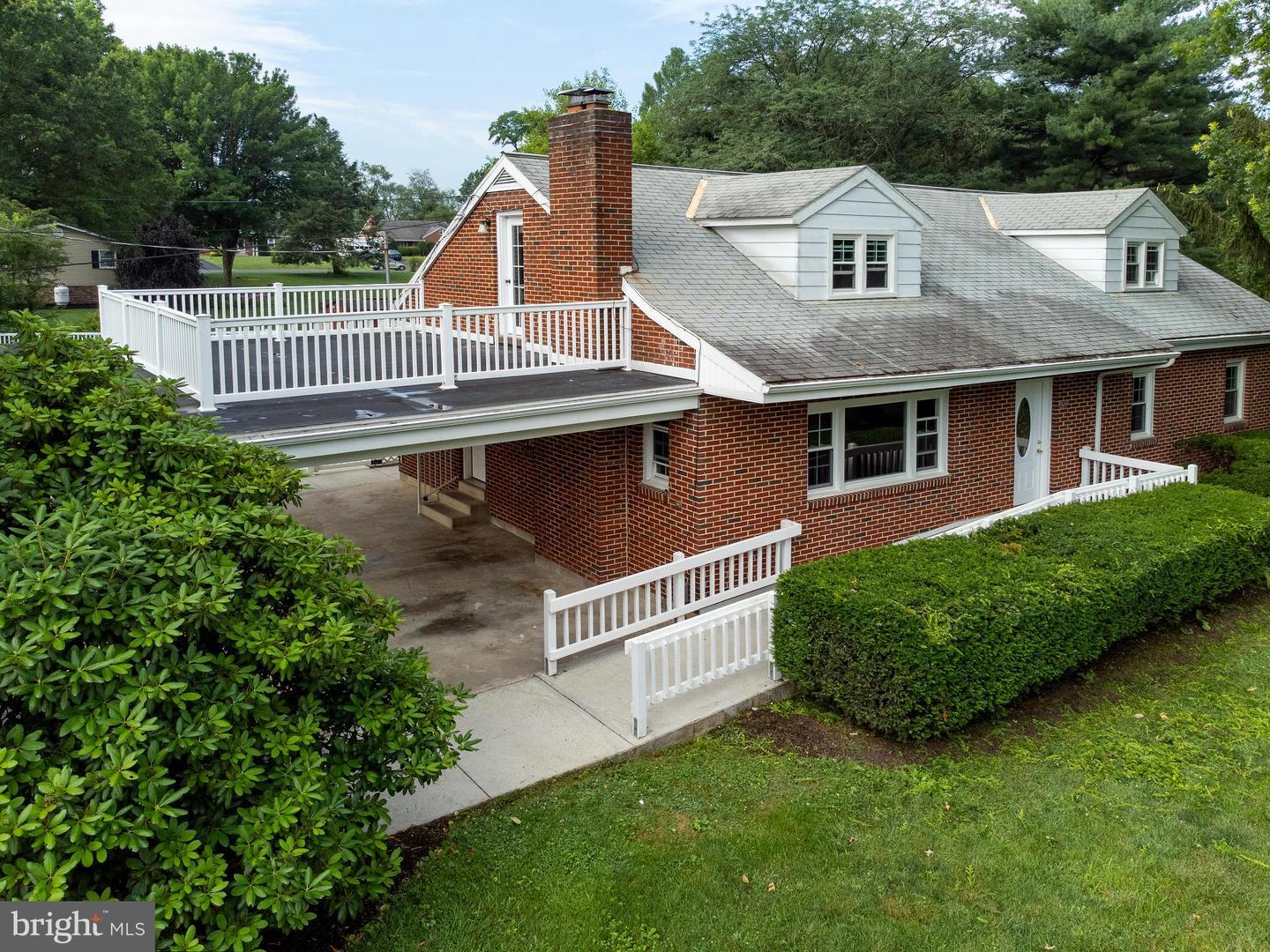 1239 W Trindle Road  Mechanicsburg PA 17055 photo