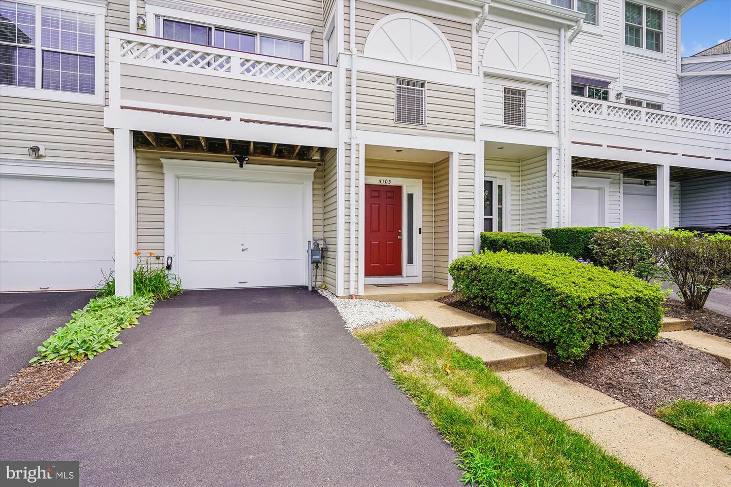 Property Photo:  5103 Wyndham Rose Cove 114  VA 20120 