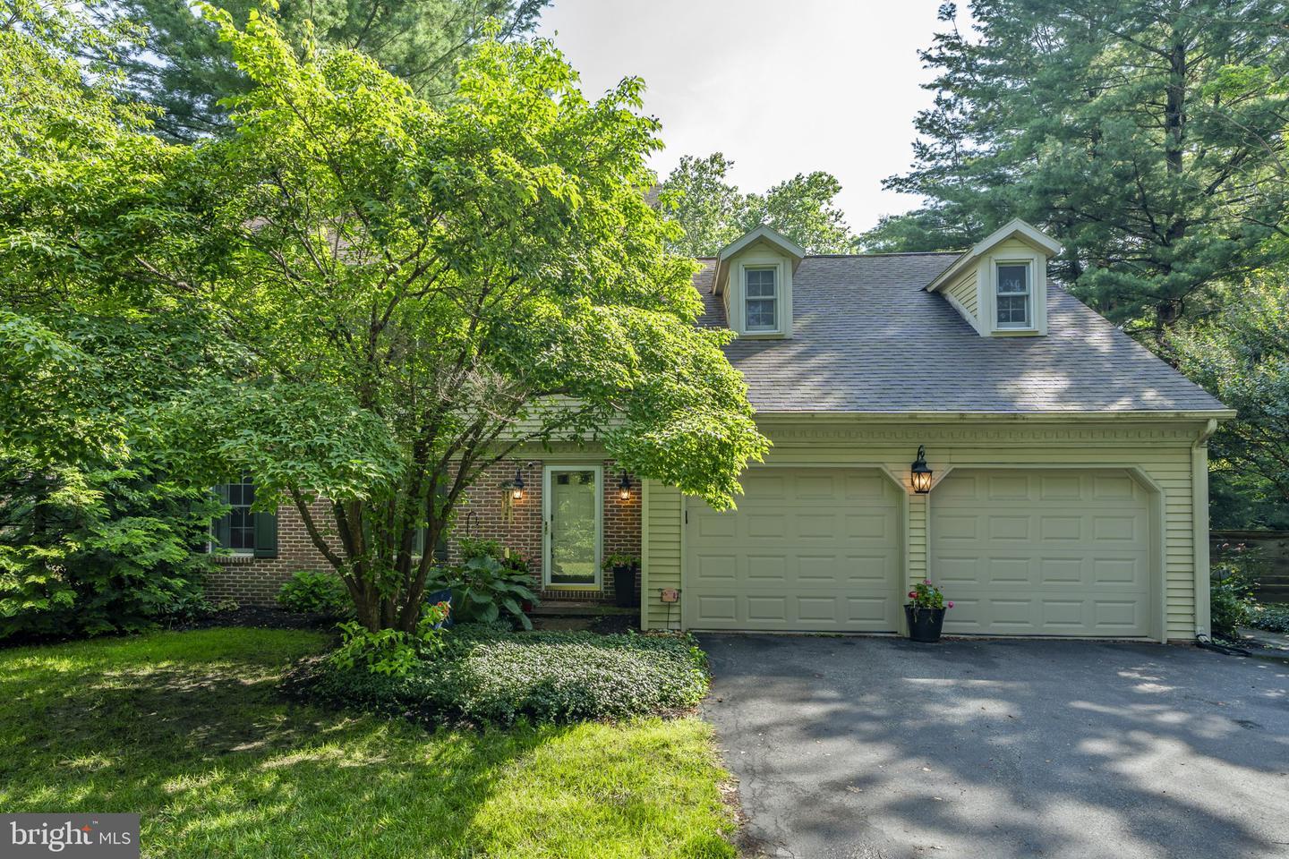 109 Bentley Lane  Lancaster PA 17603 photo