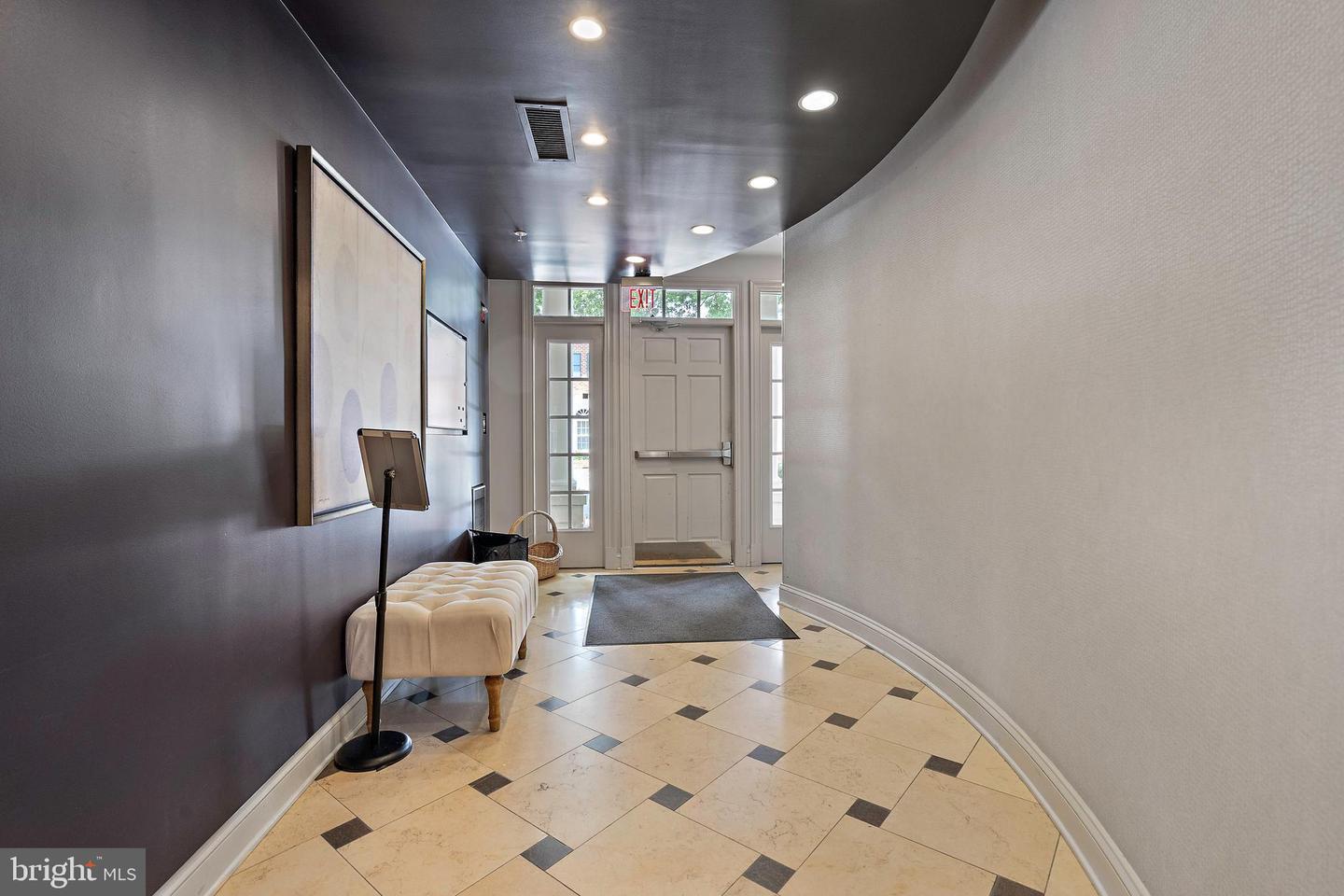 Property Photo: 1023 N Royal Street 217 VA 22314