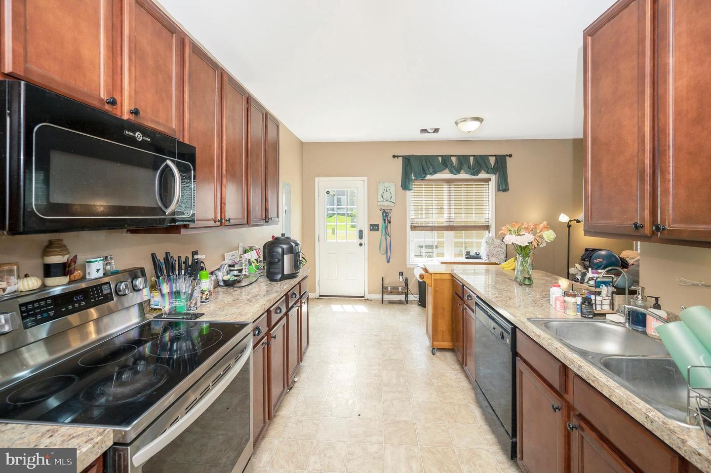 Property Photo: 7110 Conway Place VA 22546