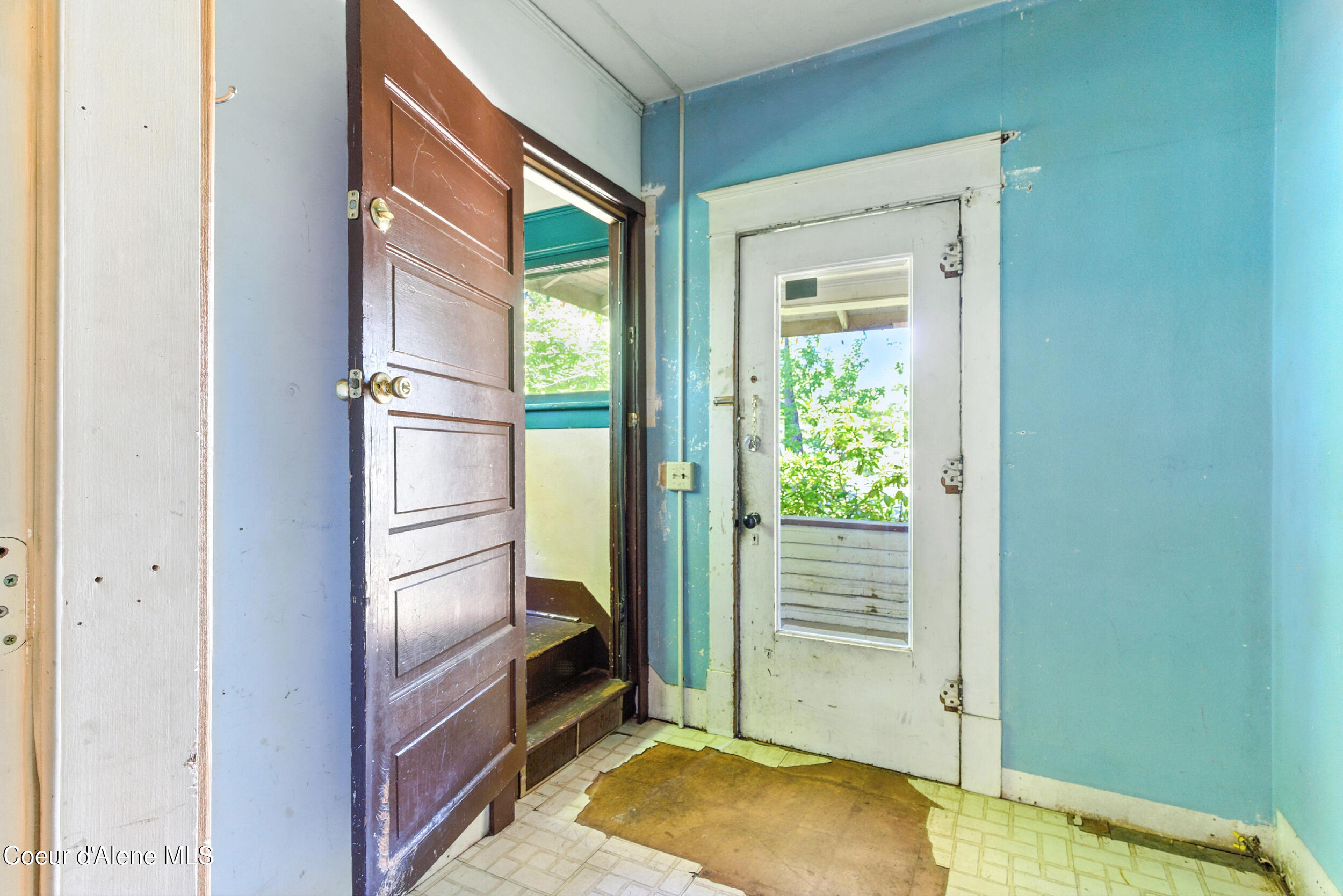 Property Photo:  707 Cedar St  ID 83864 