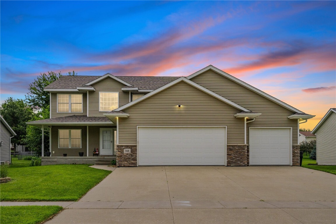 318 Crestview Drive  Center Point IA 52213 photo