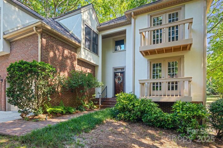 Property Photo: 5206 Dunrobin Lane NC 28226