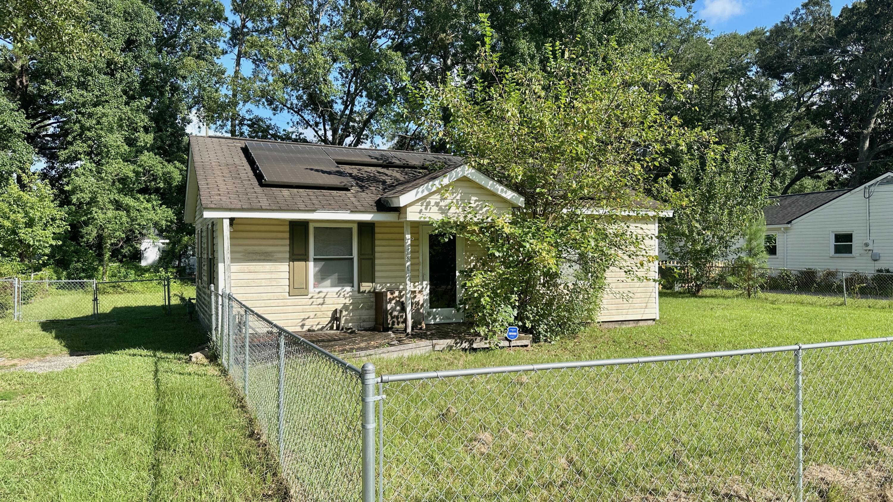 Property Photo: 1205 Albemarle Street SC 29410