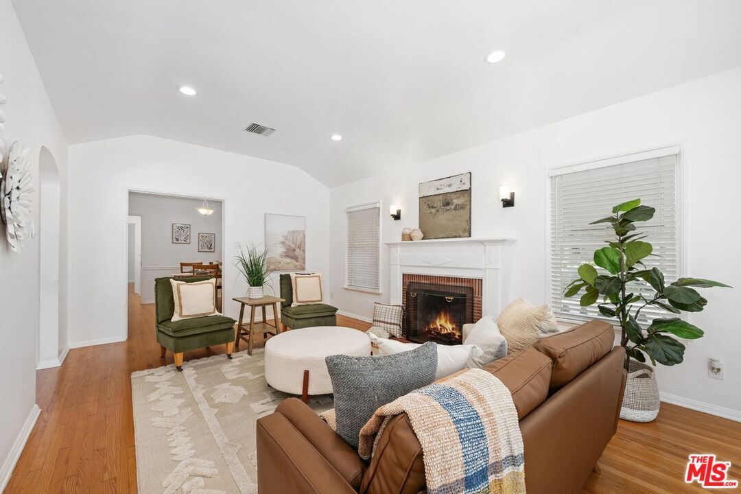 Property Photo: 3208 W 81st St CA 90305