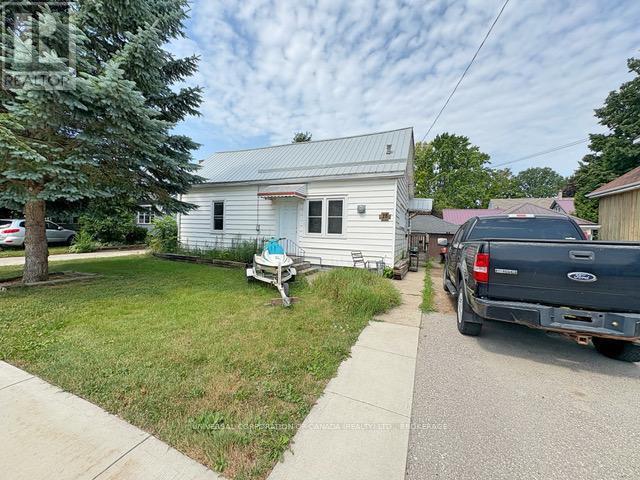 Property Photo: 28 Victoria Street South ON N5H 1X4