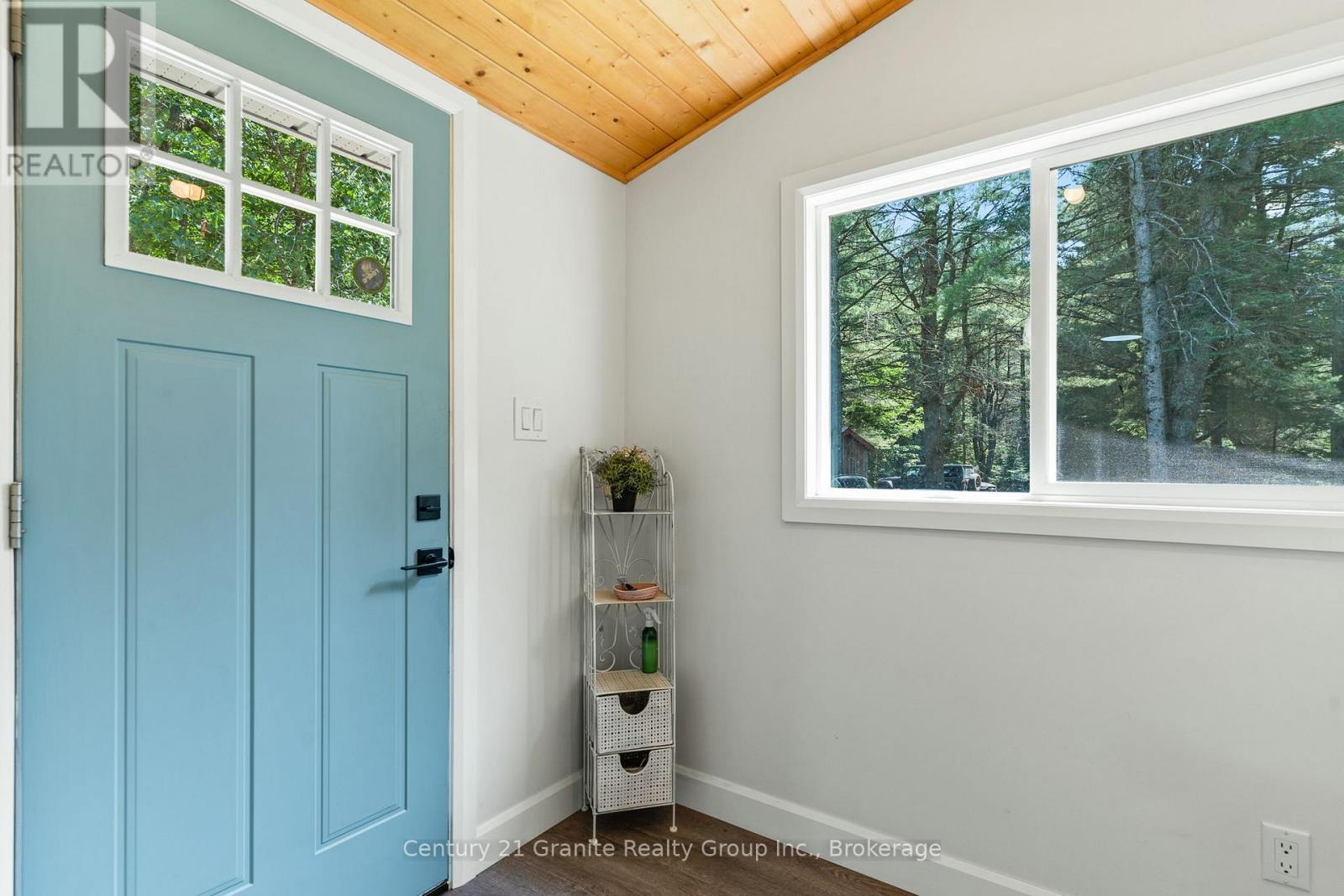Property Photo: 10979 Highway 118 ON K0M 1S0