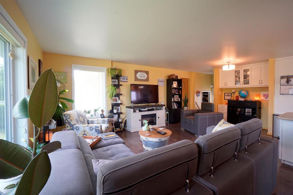 Property Photo: 70 Cherry Road MB R1N 3A1