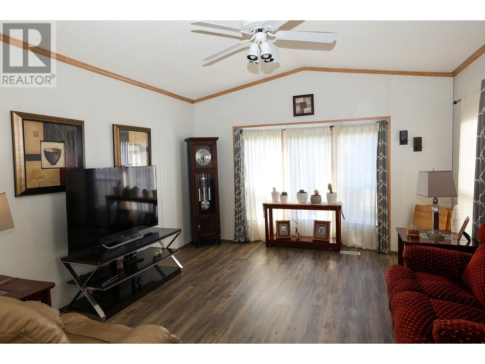 Property Photo: 724 Devon Street 14 BC V0B 1G6