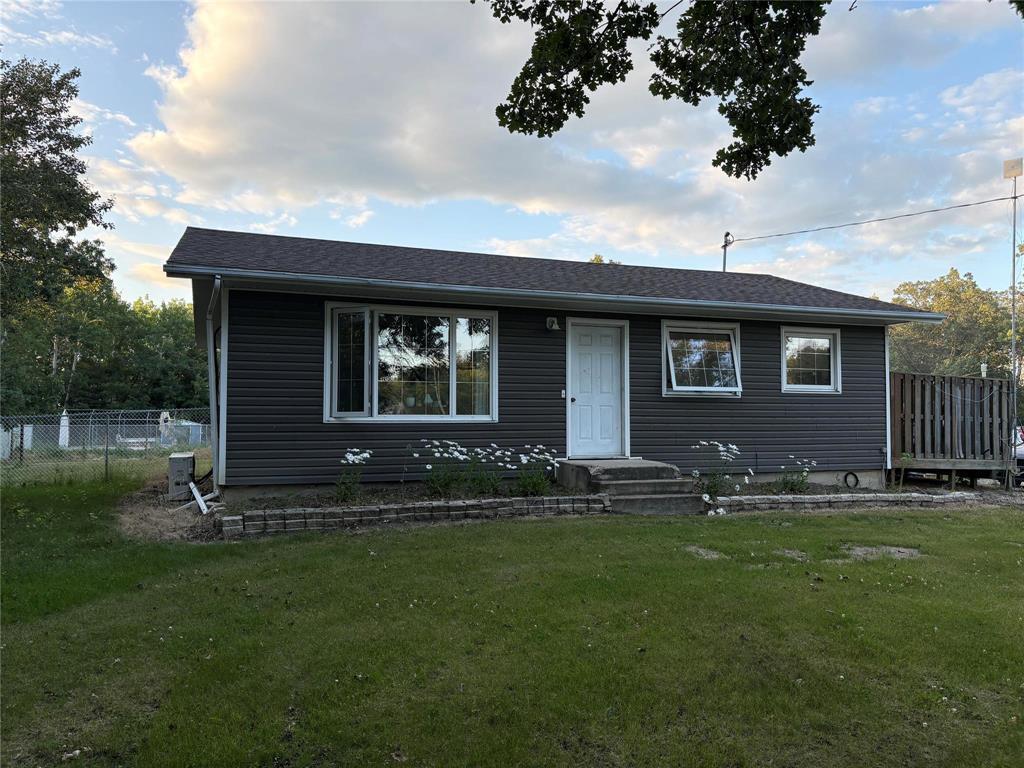 Property Photo:  106141 Pth 20 Highway  MB R7N 2T7 