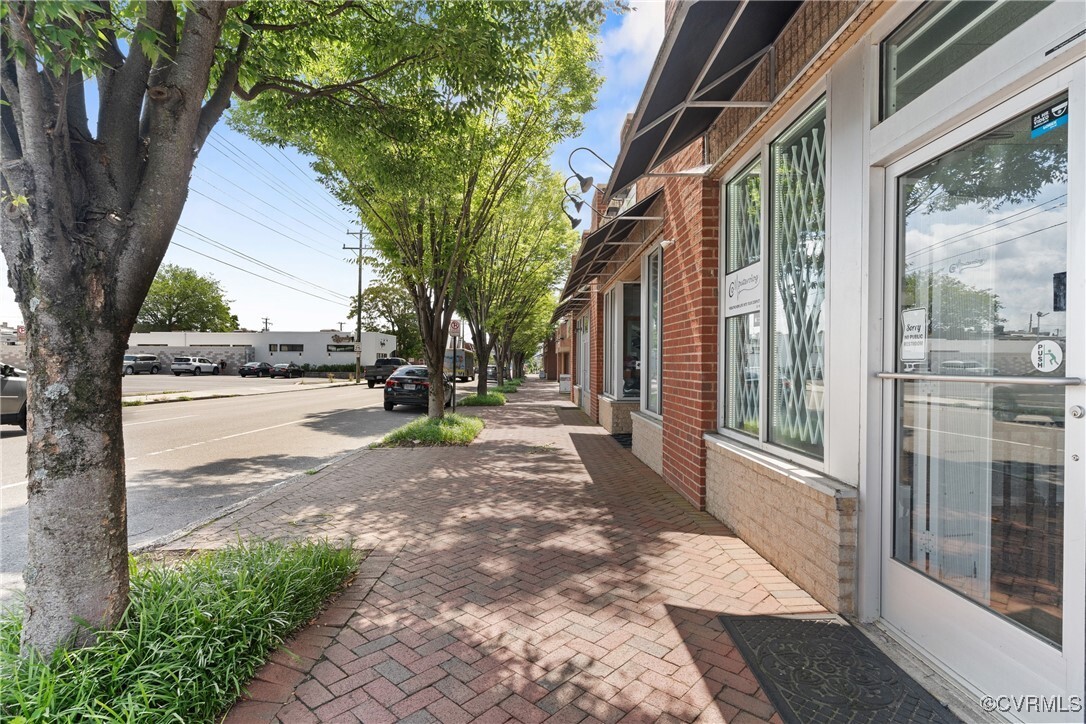Property Photo: 1921 W Cary Street A VA 23220