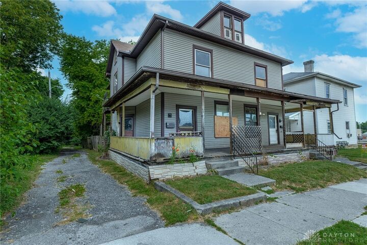 Property Photo: 15-17 S Western OH 45506