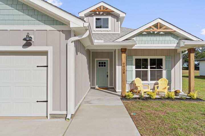 Property Photo: 9908 Jay Road FL 32526
