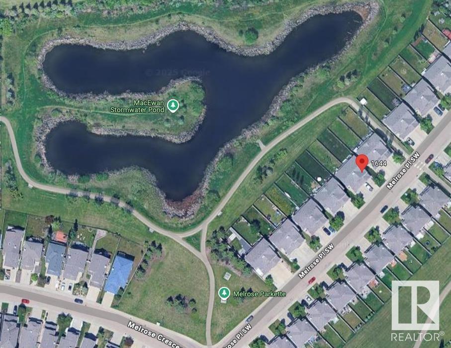 Property Photo: 1644 Melrose Place SW AB T6W 1X5