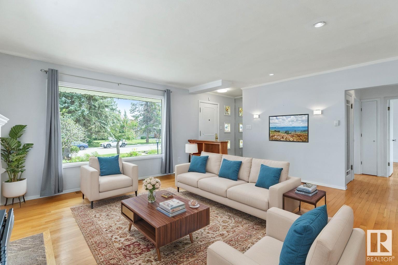 Property Photo:  10926 117 Street NW  AB T5H 3N6 
