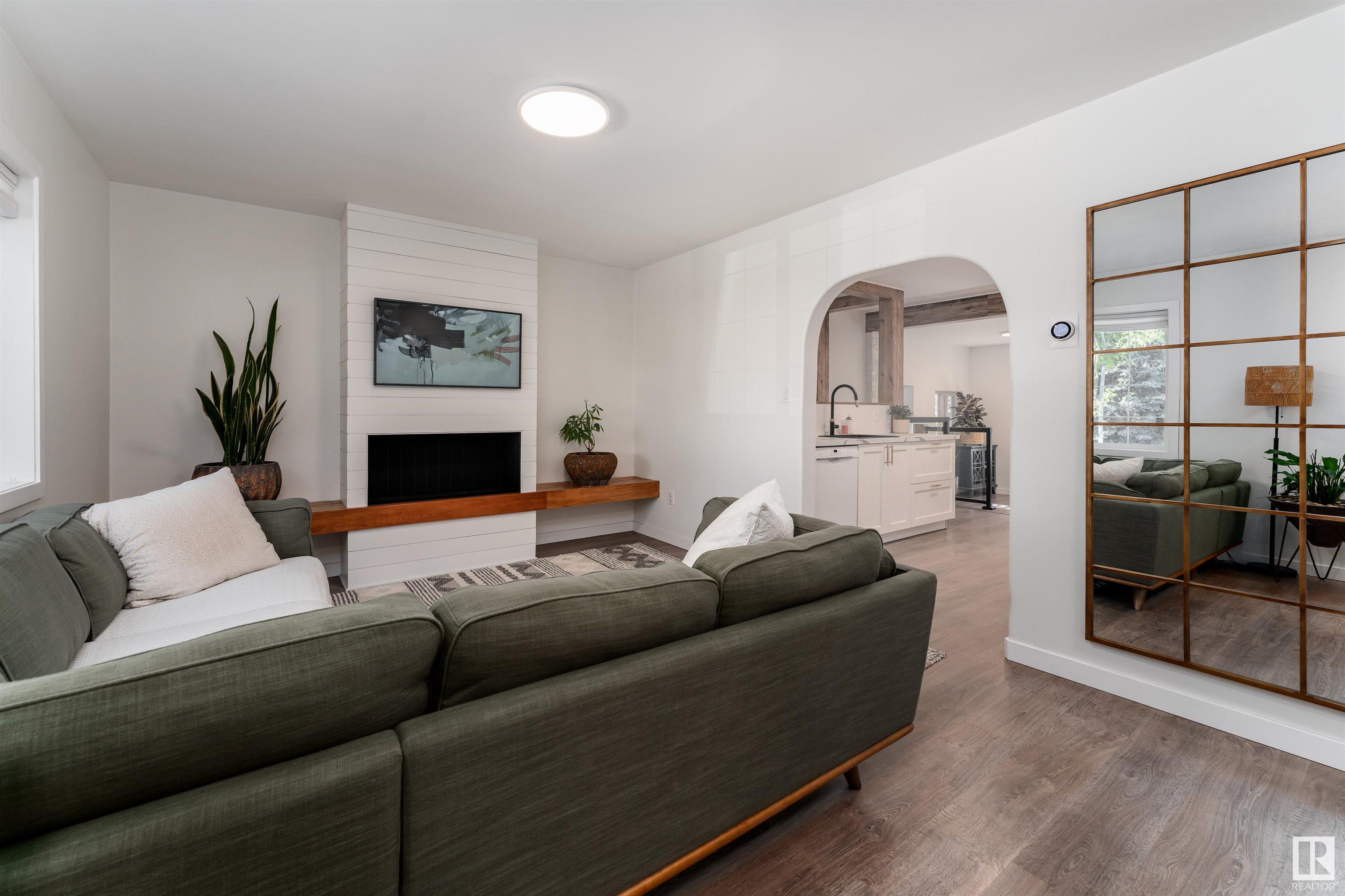 10524 80 Street NW  Edmonton AB T6A 3J7 photo