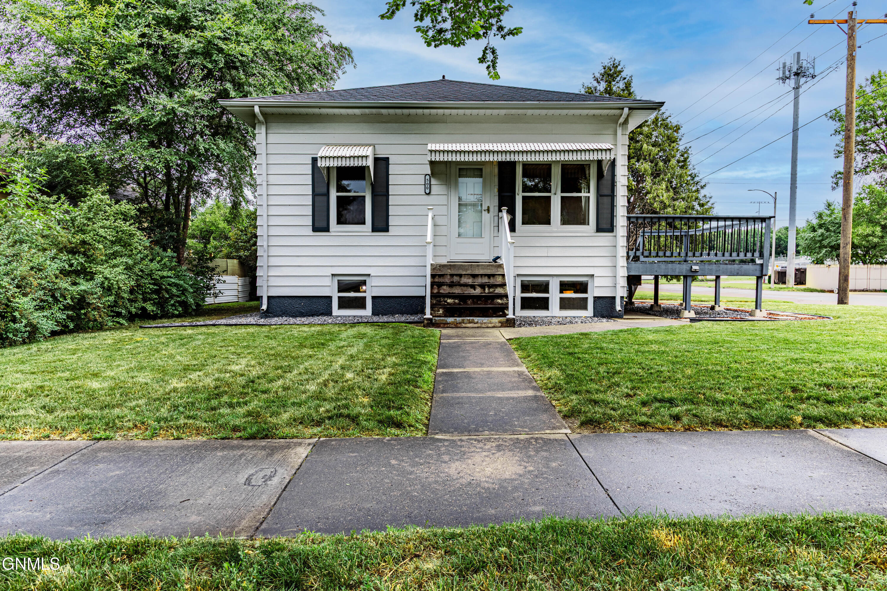 Property Photo:  500 W Ave C W  ND 58501 