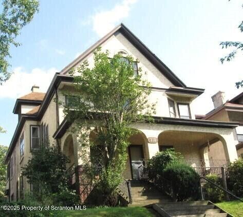 Property Photo:  910 Clay Avenue  PA 18510 