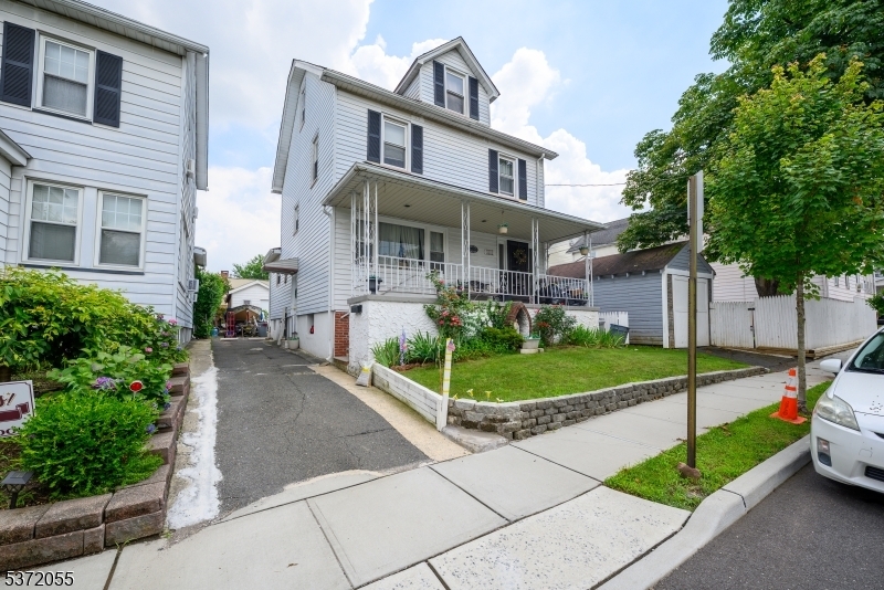 Property Photo:  1329 Camden Ct  NJ 07083 