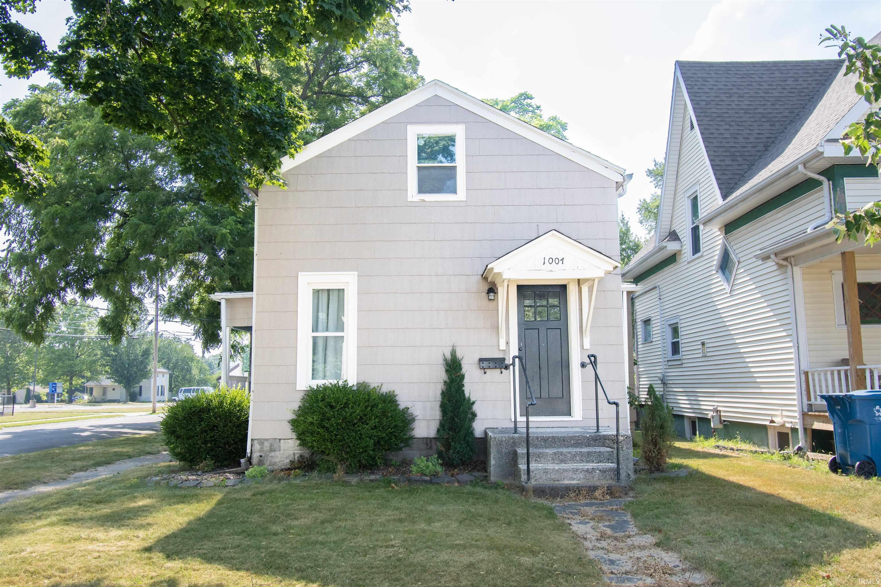 Property Photo: 1007 S Jackson Street IN 46706-2809