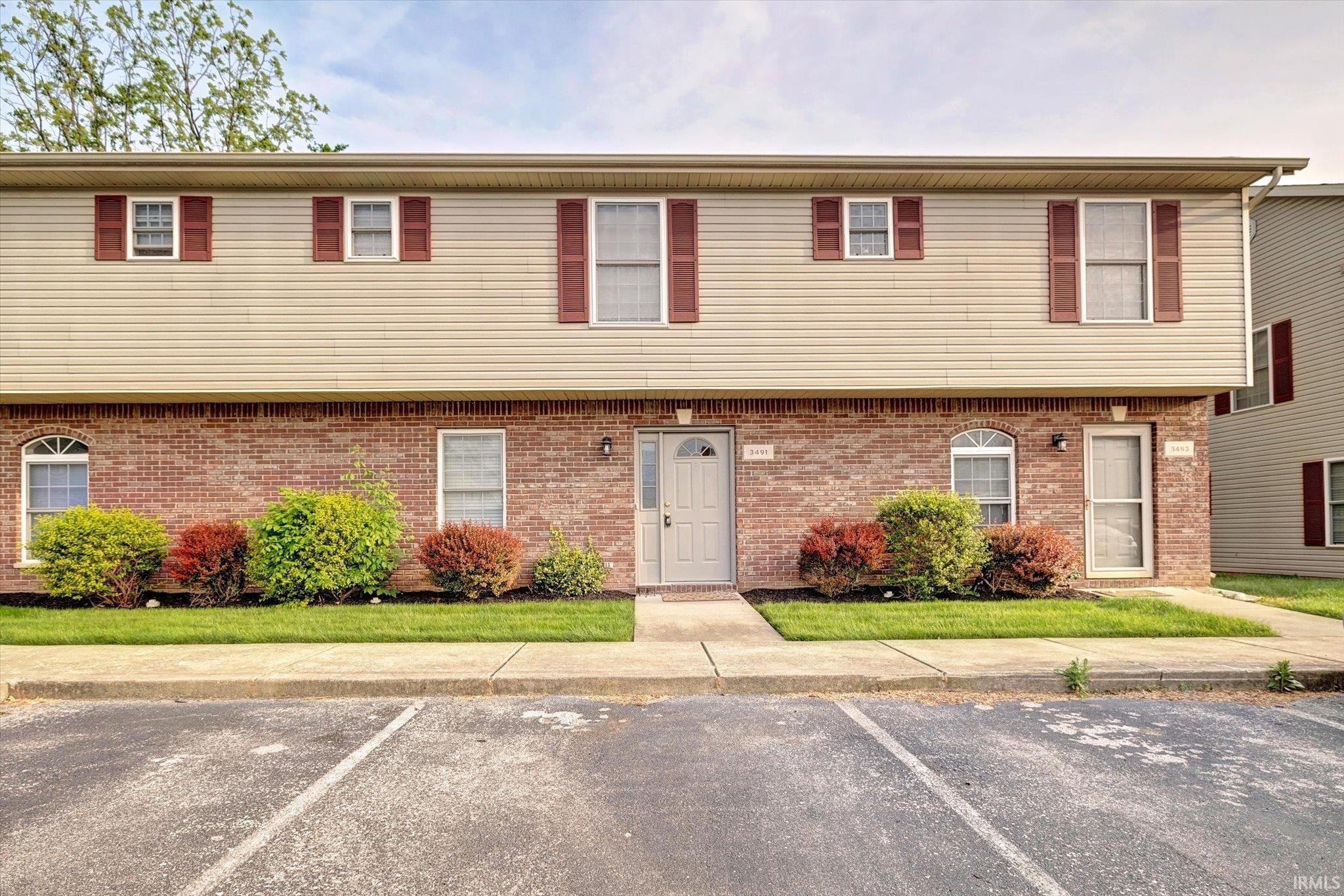 3491 S Oaklawn Circle  Bloomington IN 47401-8564 photo