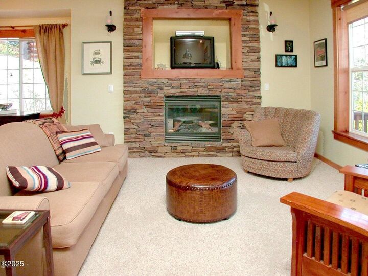 Property Photo: 2064 NW 33rd Street OR 97367