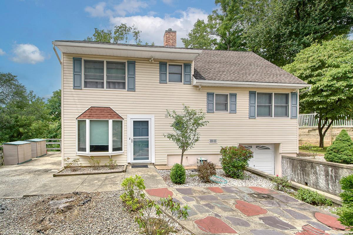Property Photo: 1 Parkview Avenue E NY 10604