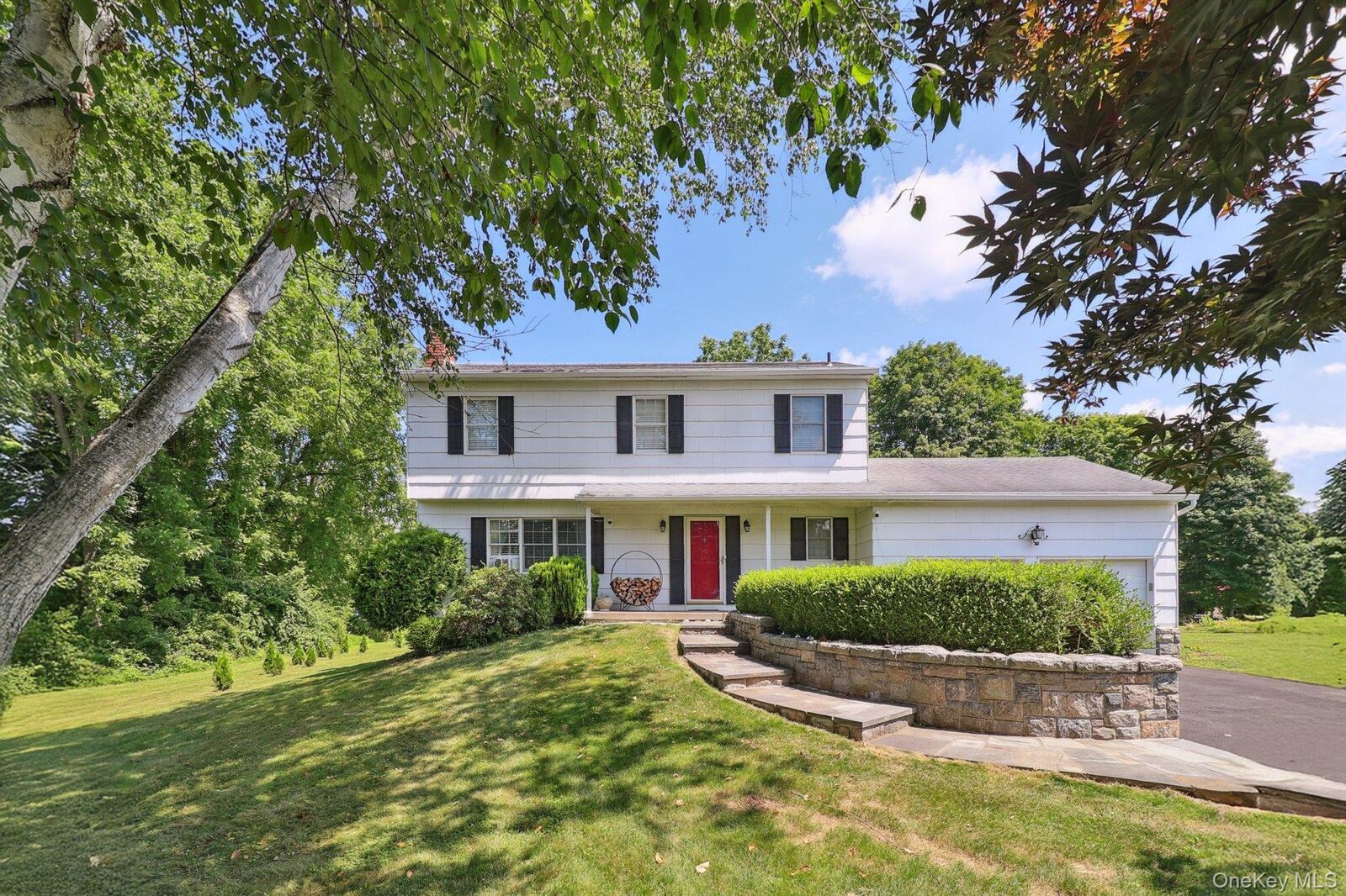 Property Photo:  9 Farmstead Lane  NY 10509 