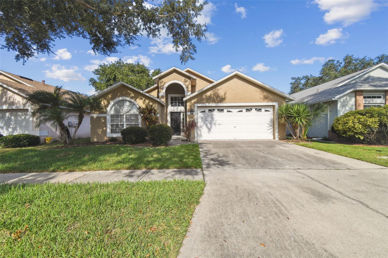 Property Photo: 7015 Colony Pointe Drive FL 33578