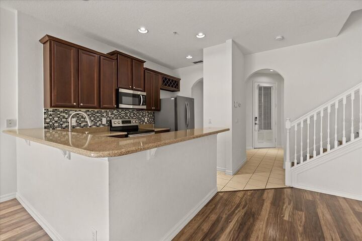 Property Photo: 9430 Tawnyberry Street FL 32832