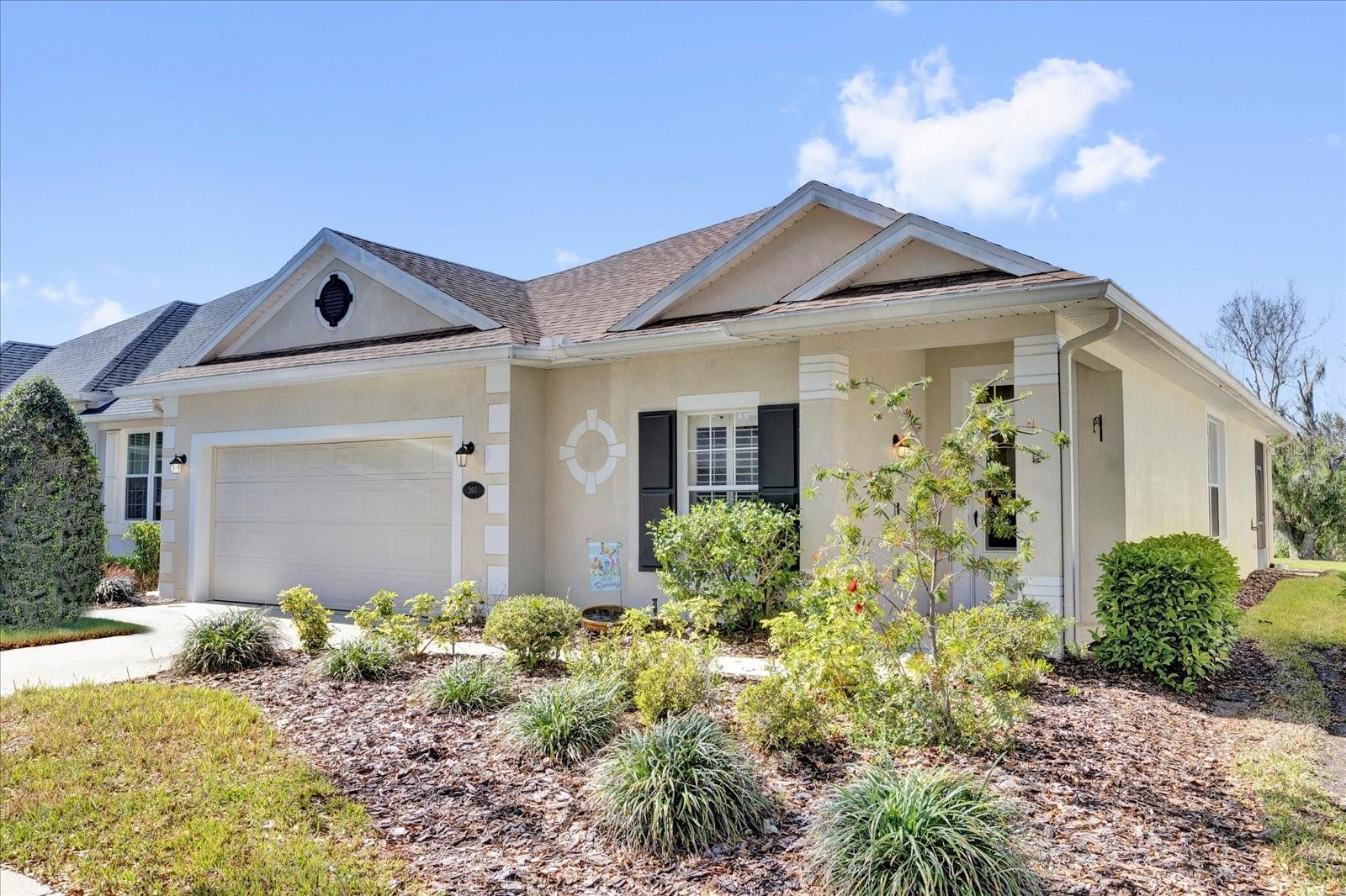 Property Photo: 307 Heron Point Way FL 32724