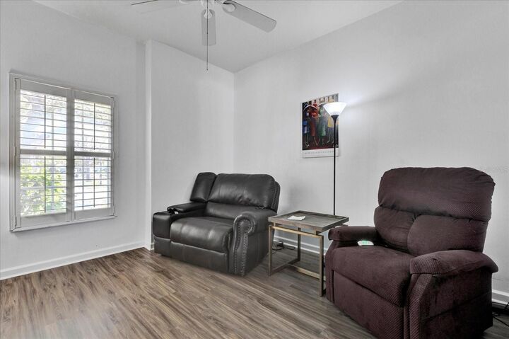 Property Photo: 307 Heron Point Way FL 32724