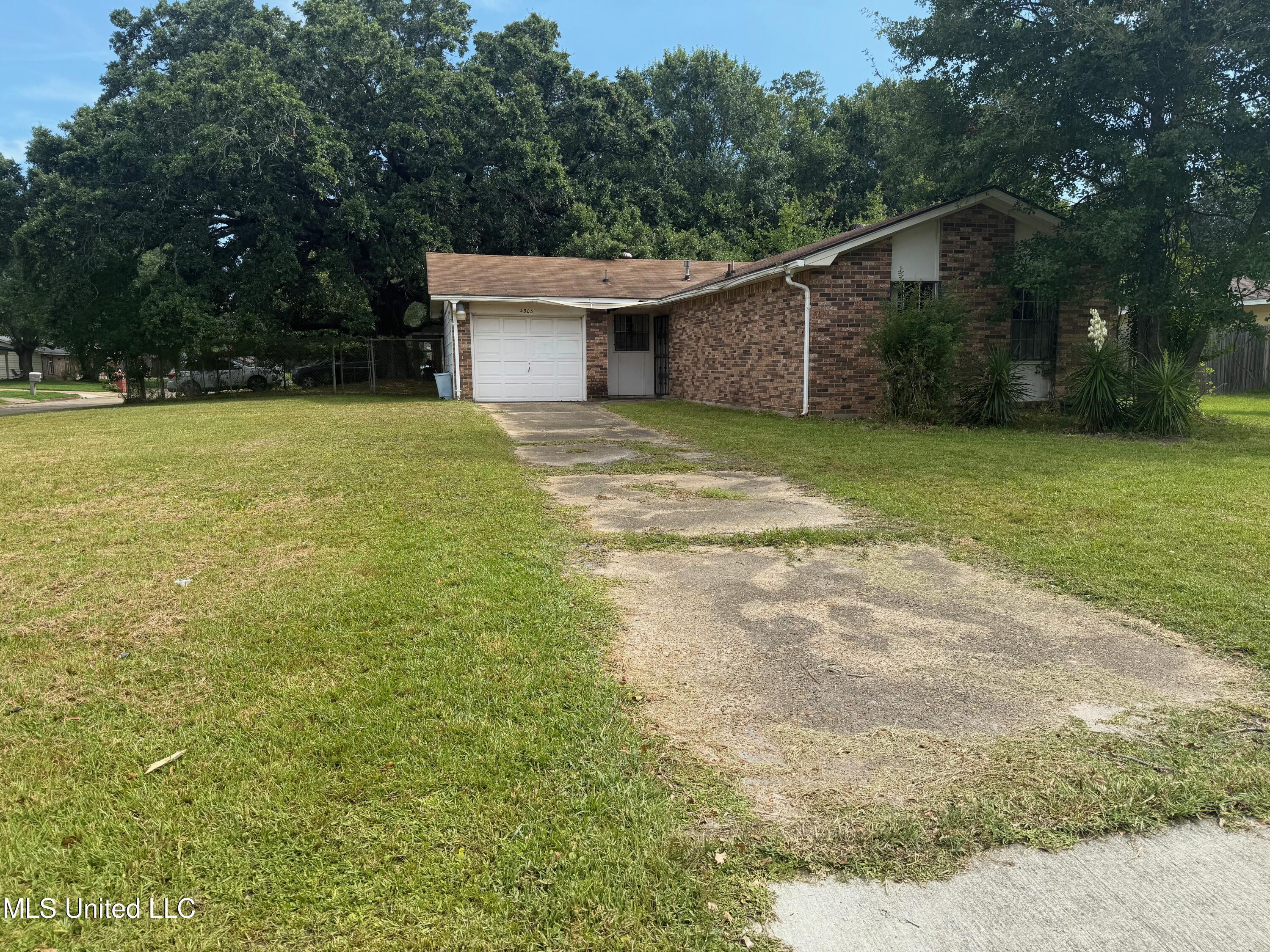 Property Photo: 4503 Navaho Avenue MS 39581