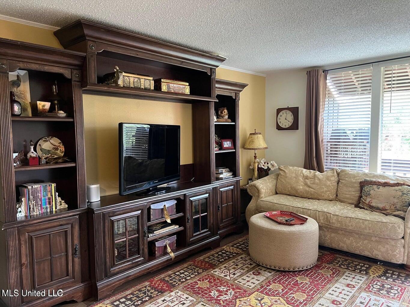 Property Photo: 206 Lakeside Villa MS 39525