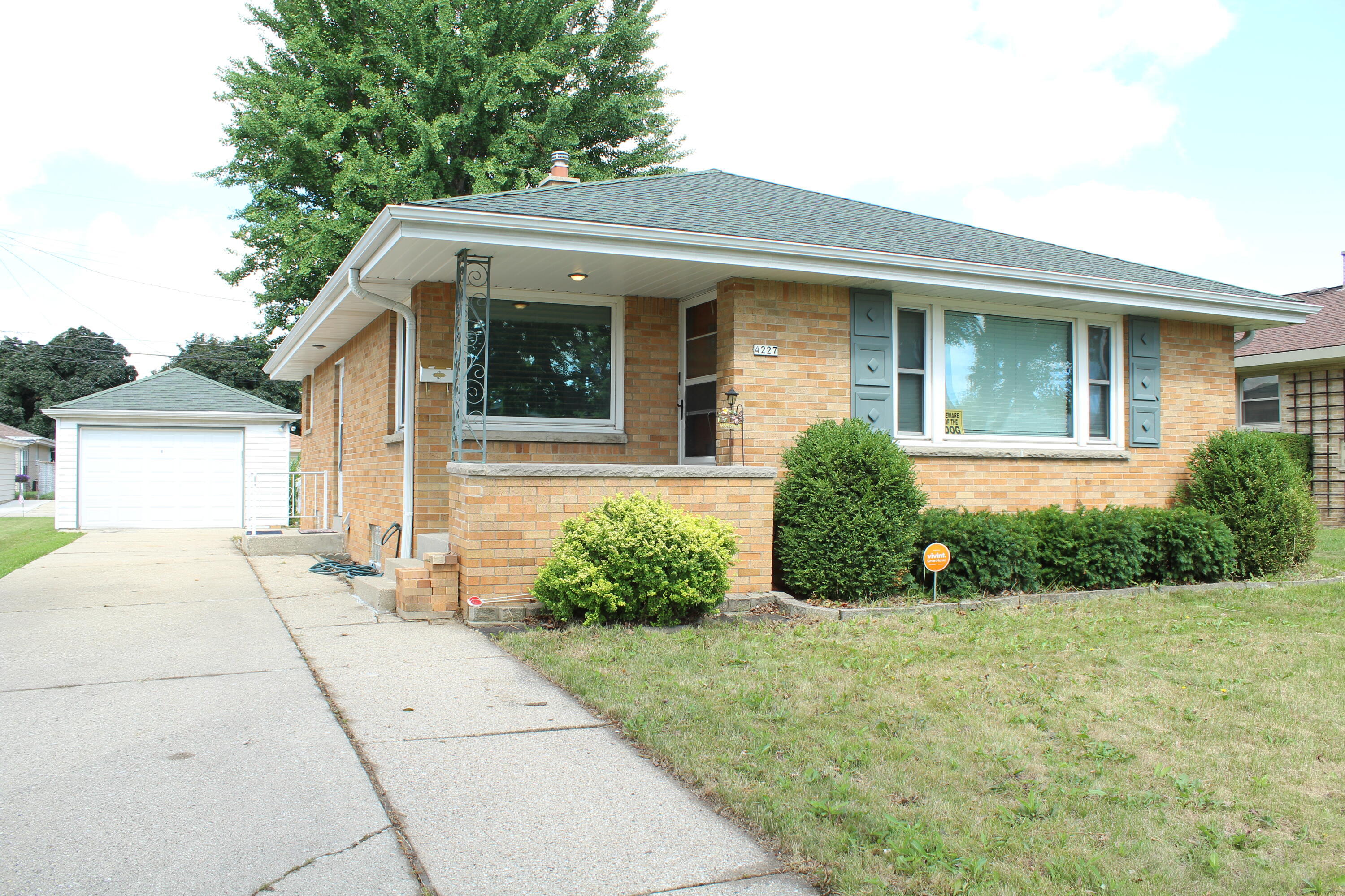 Property Photo:  4227 N 71st St  WI 53216 