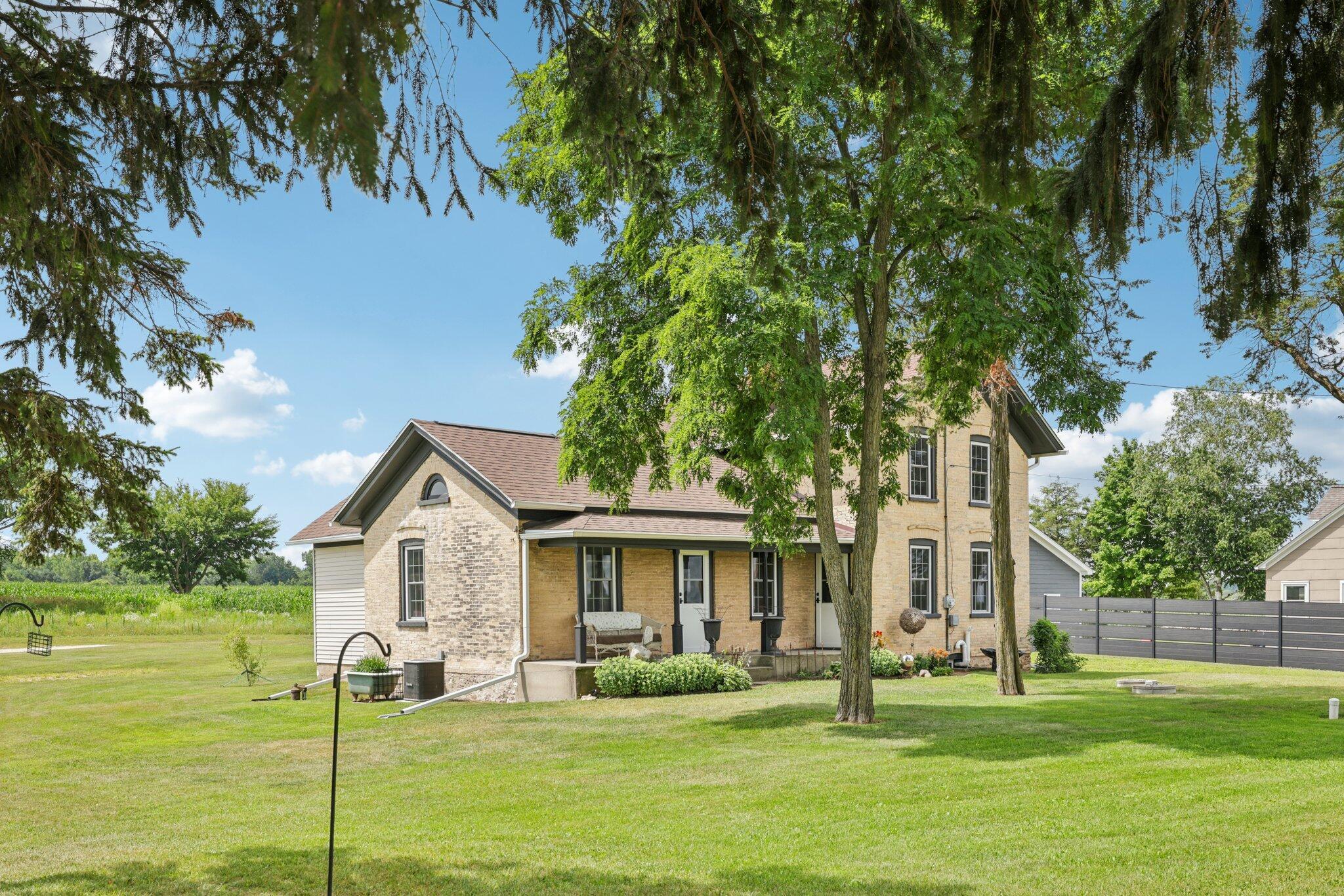 Property Photo:  6065 S Oak Rd  WI 53095 