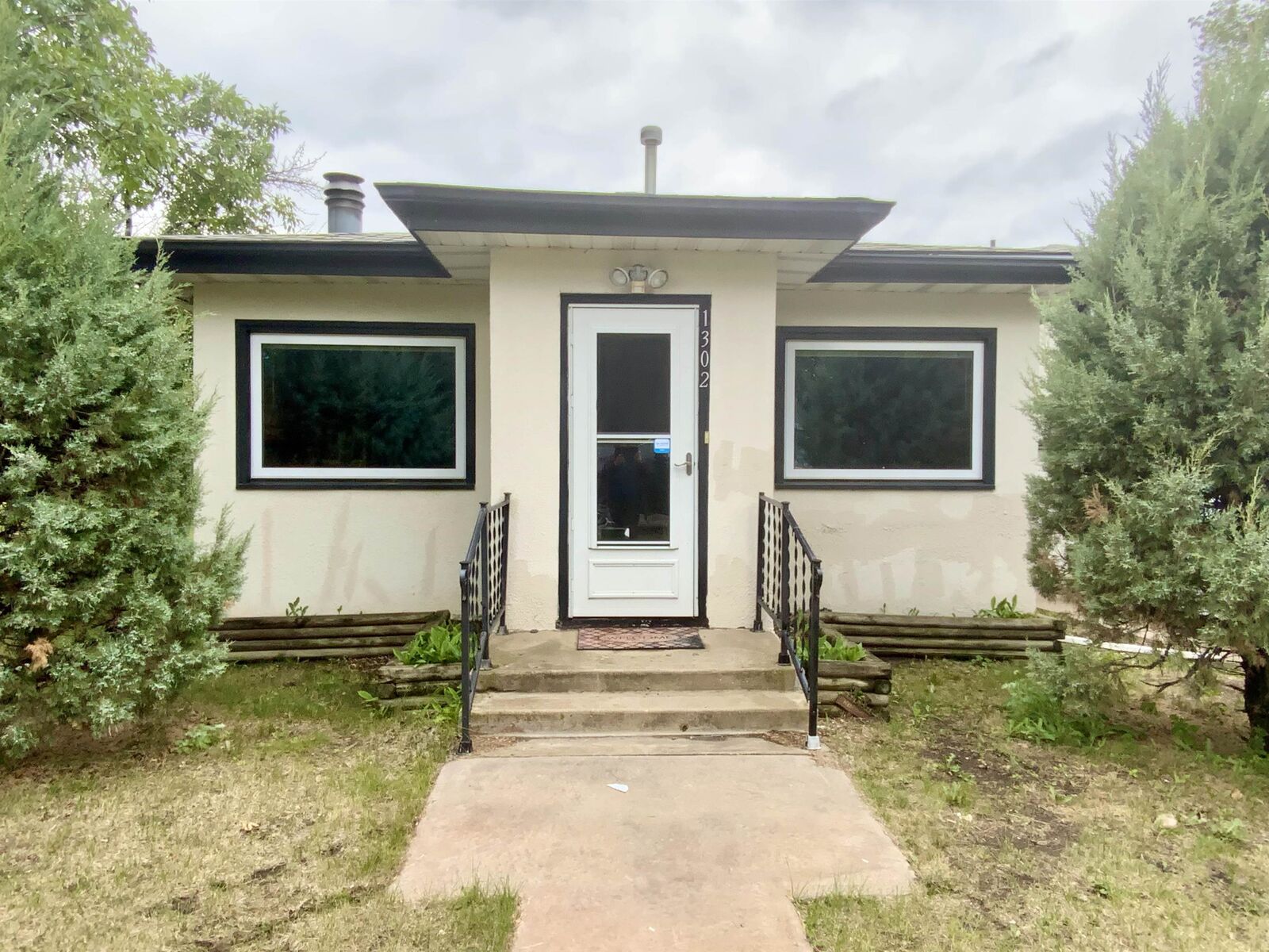 Property Photo:  1302 6th Ave NE  ND 58701-0000 